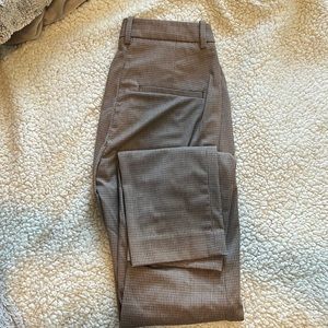 H&M dress pants Size 2 brand new!